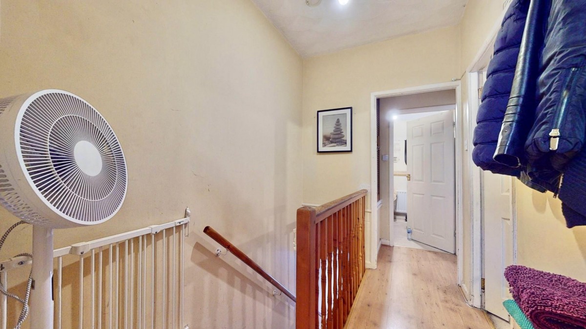 Valence Circus, Dagenham, RM8