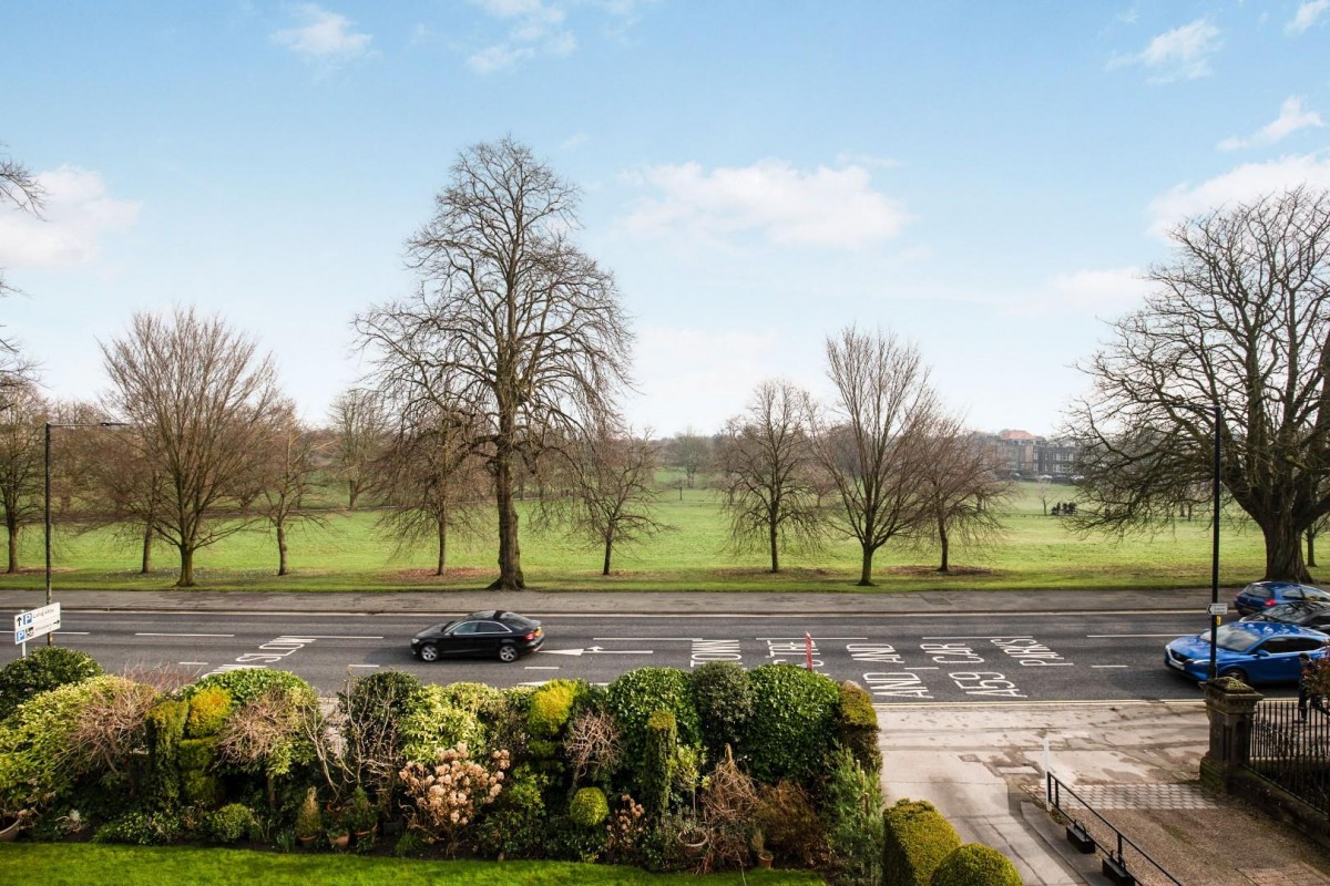 Strayside Mews, Leeds Road, Harrogate, HG2 8AA