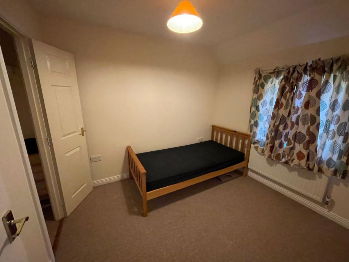 Castle Stream Court, Dursley