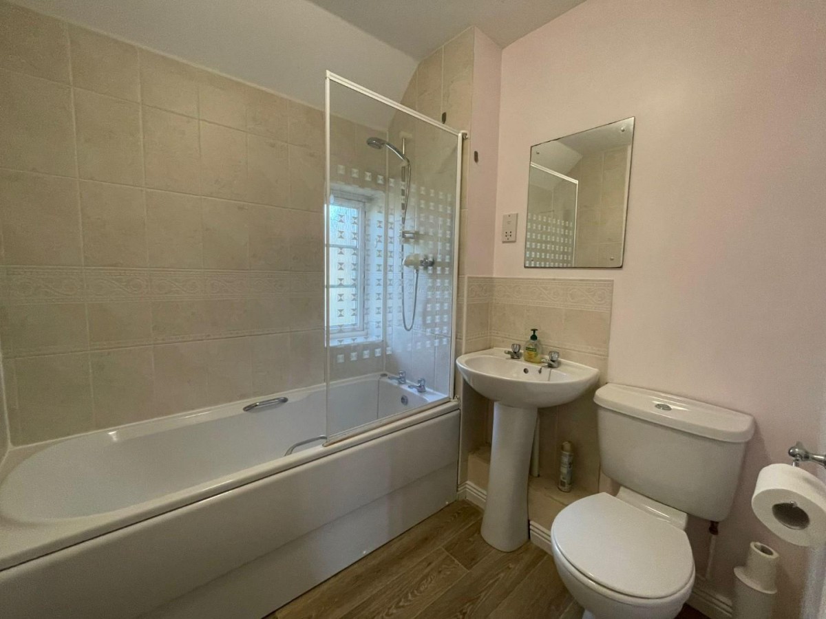 Castle Stream Court, Dursley