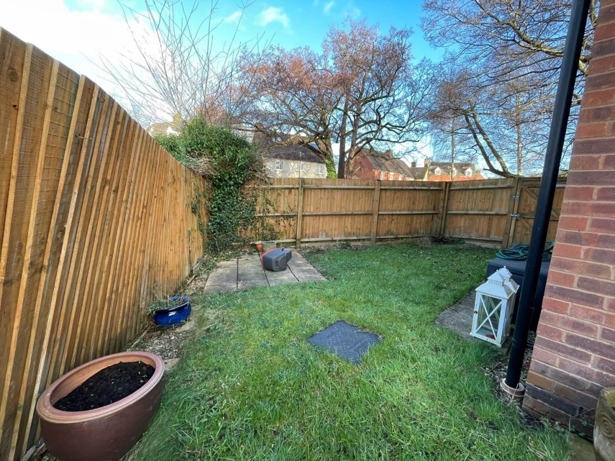 Castle Stream Court, Dursley