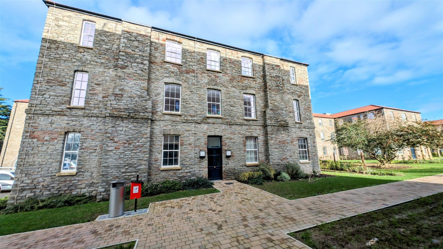 Captains House, Captains Gardens