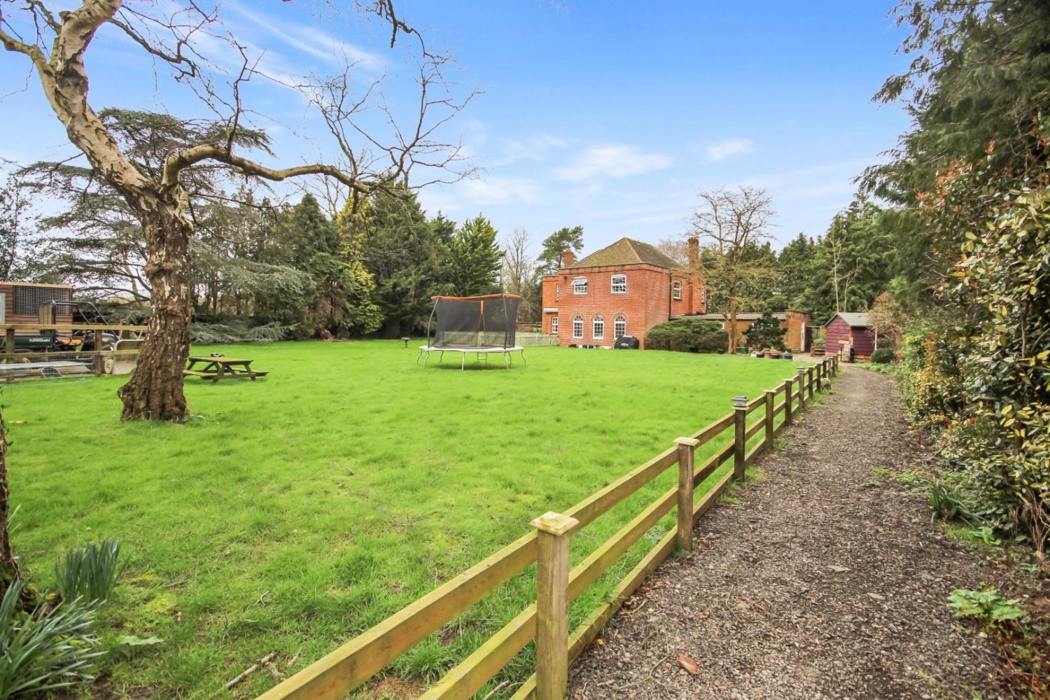 Croydon Barn Lane, Horne