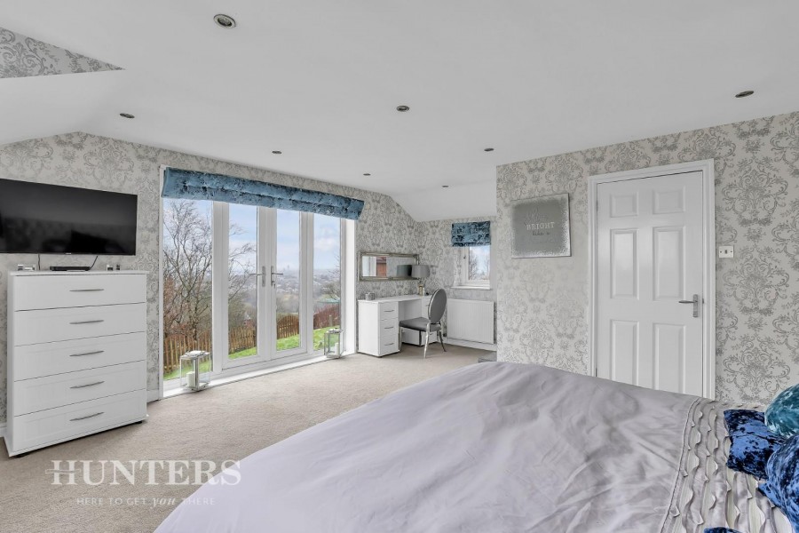 North Nook, Austerlands, Oldham Hunters Estate Agents & Letting Agents