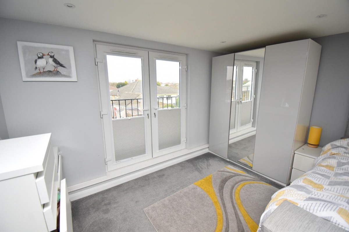 Brockhurst Gardens, St George, Bristol, BS15 1BU.