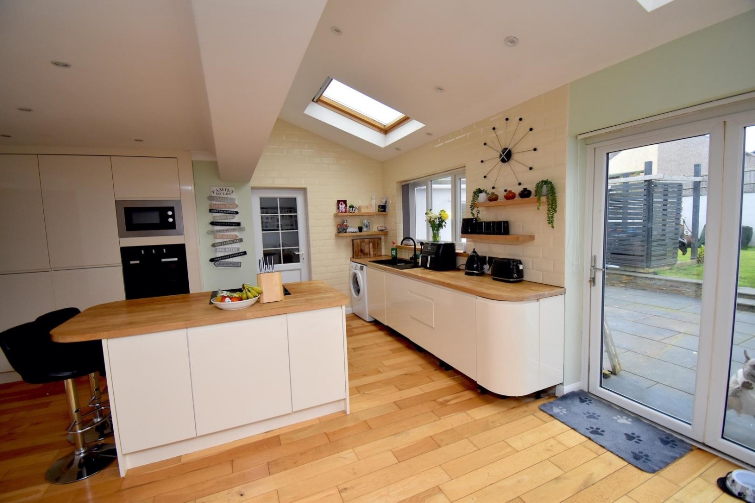 Brockhurst Gardens, St George, Bristol, BS15 1BU.