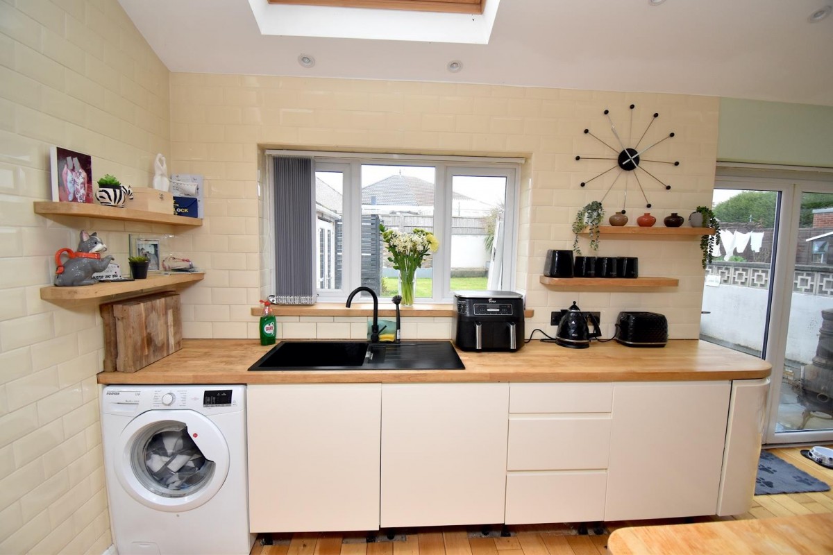 Brockhurst Gardens, St George, Bristol, BS15 1BU.