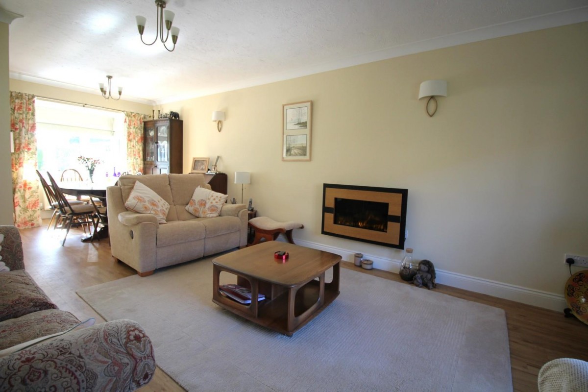 Courville Close, Alveston, Bristol