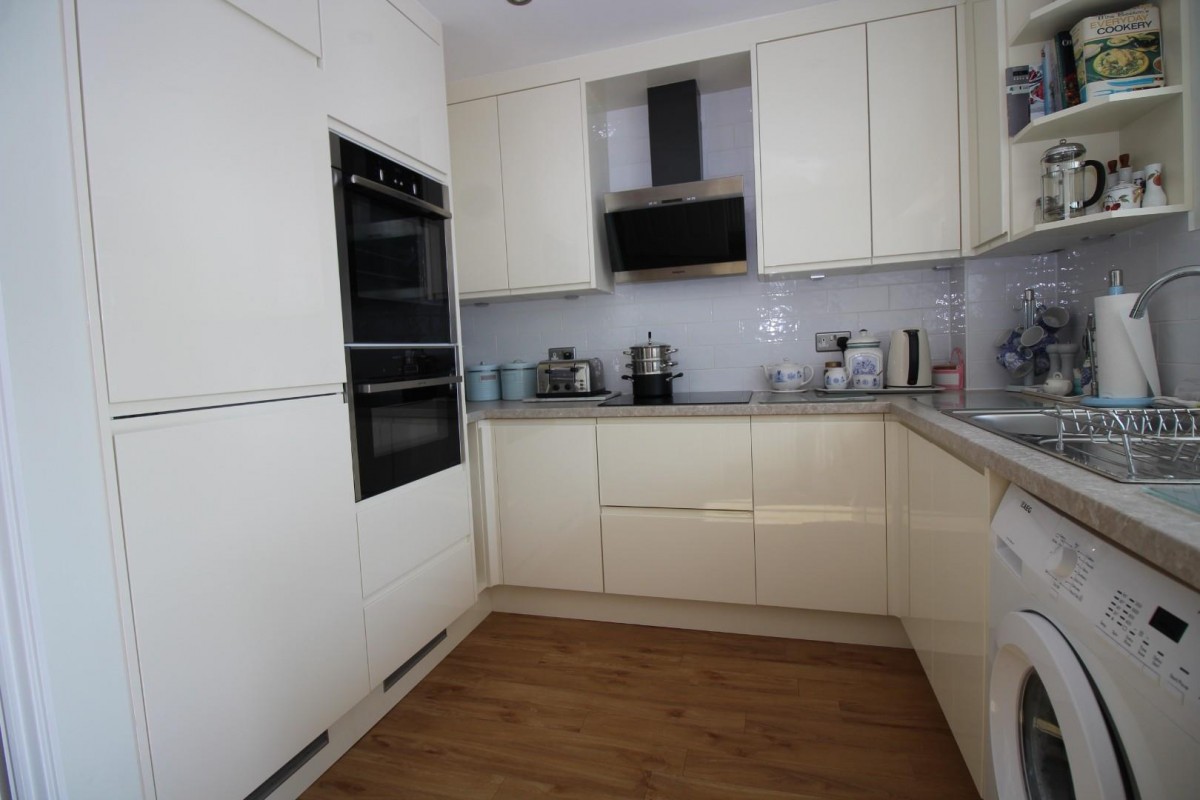 Courville Close, Alveston, Bristol