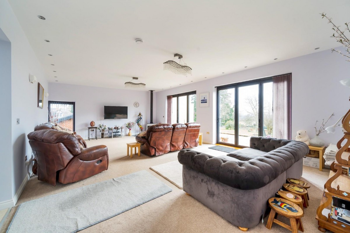 The East Wing, Bryngwyn Manor, Hereford, Herefordshire, , HR2 8EQ