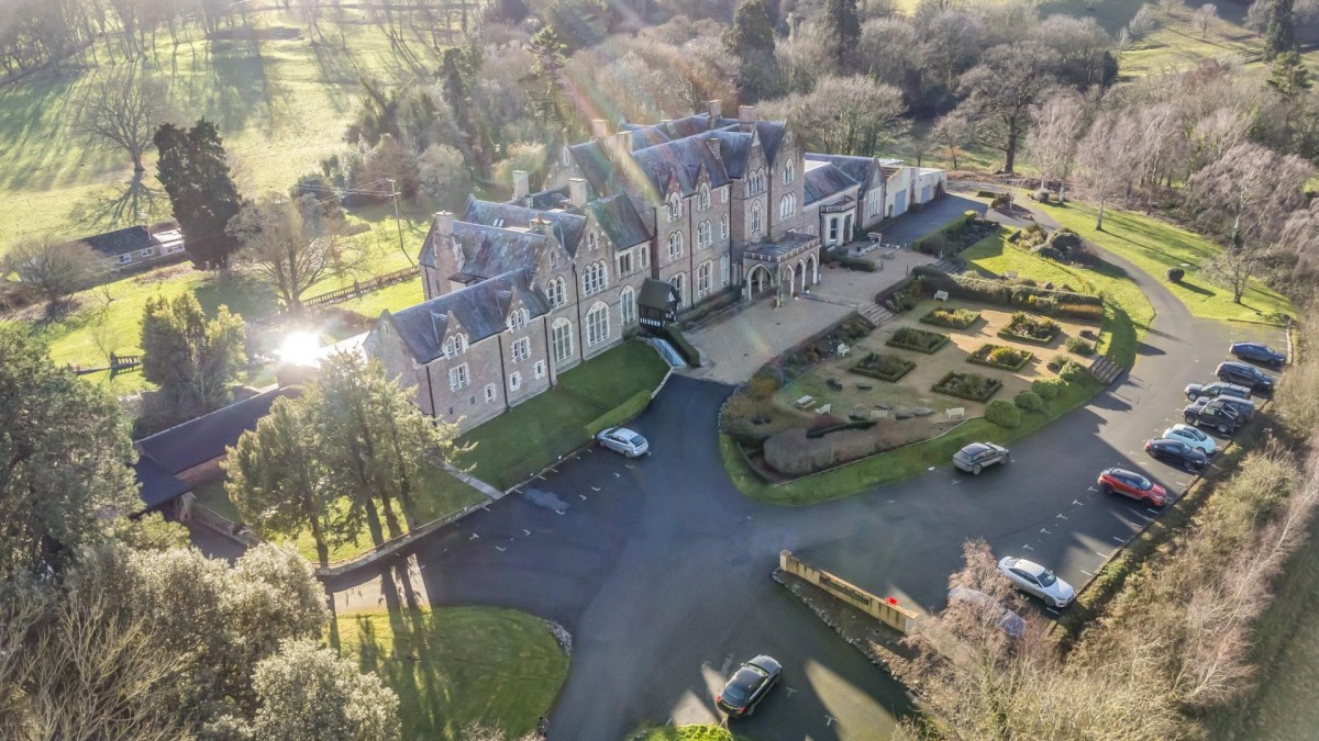 The East Wing, Bryngwyn Manor, Hereford, Herefordshire, , HR2 8EQ