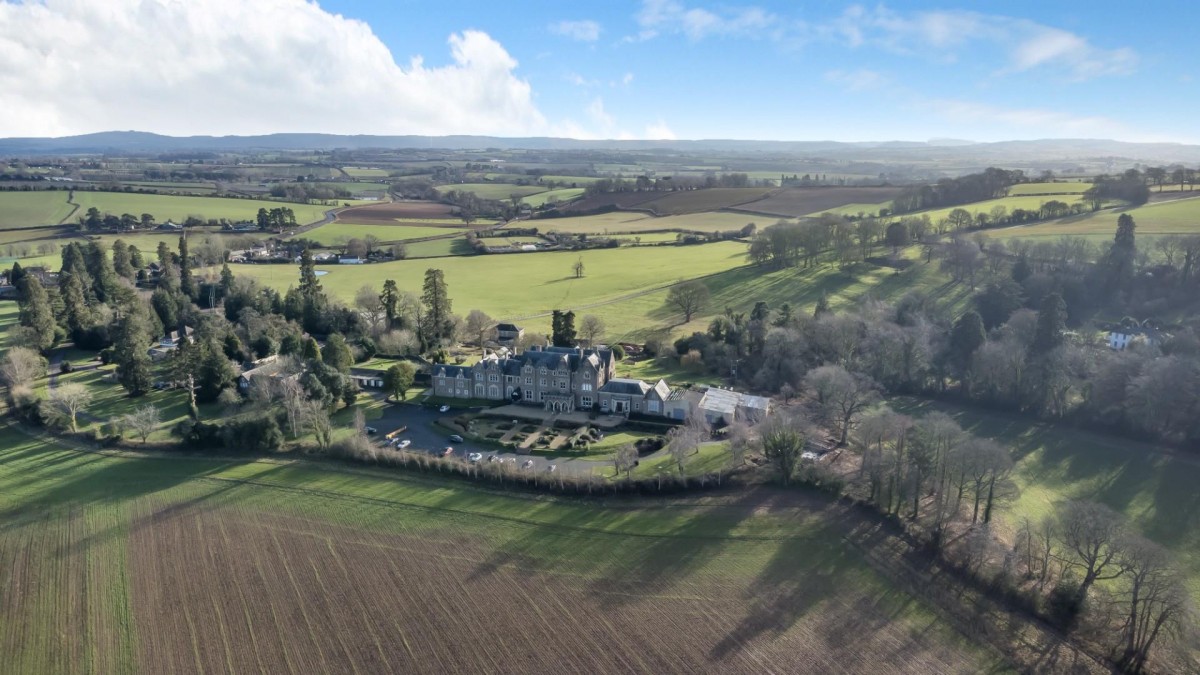 The East Wing, Bryngwyn Manor, Hereford, Herefordshire, , HR2 8EQ