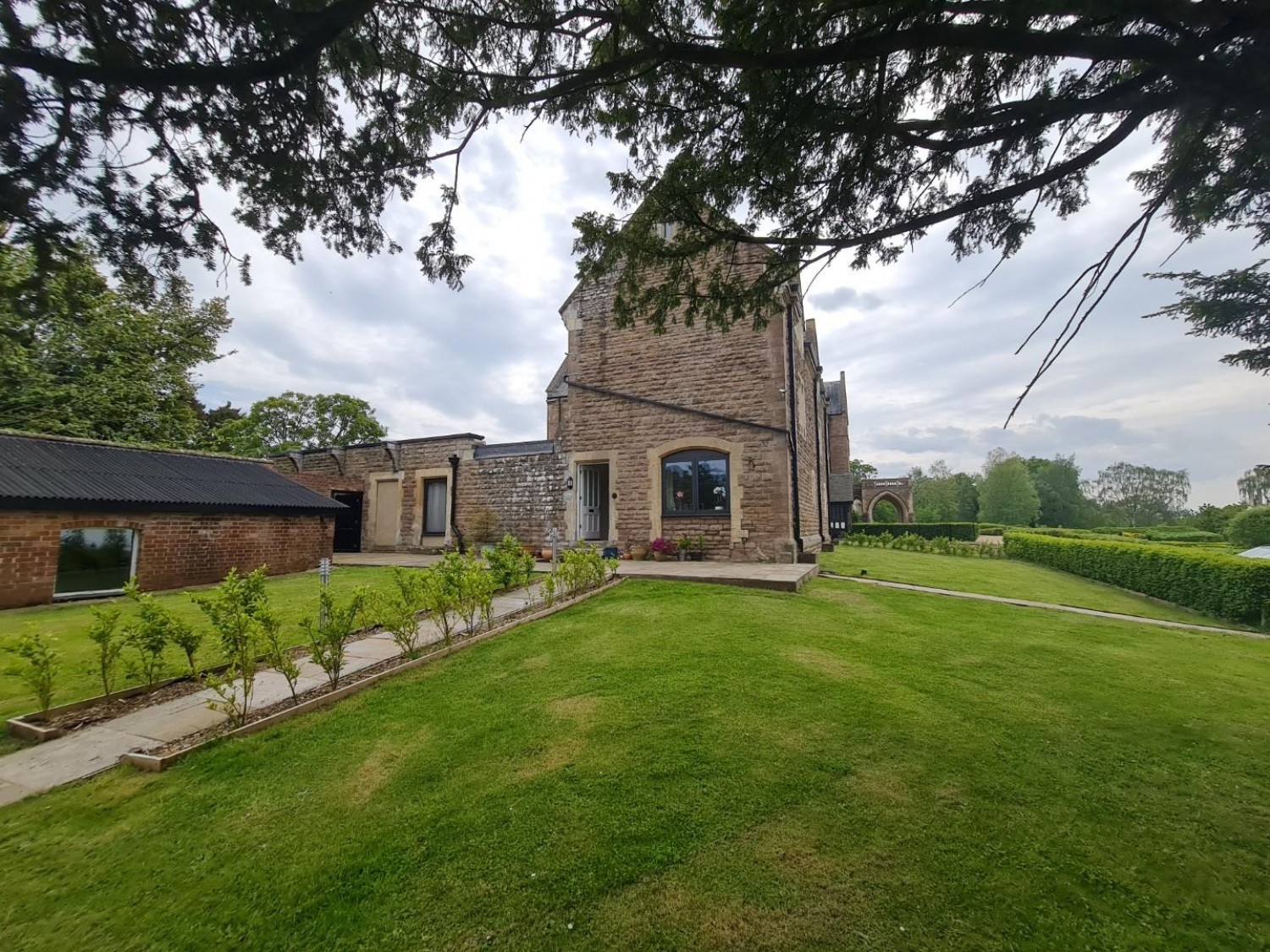 The East Wing, Bryngwyn Manor, Hereford, Herefordshire, , HR2 8EQ