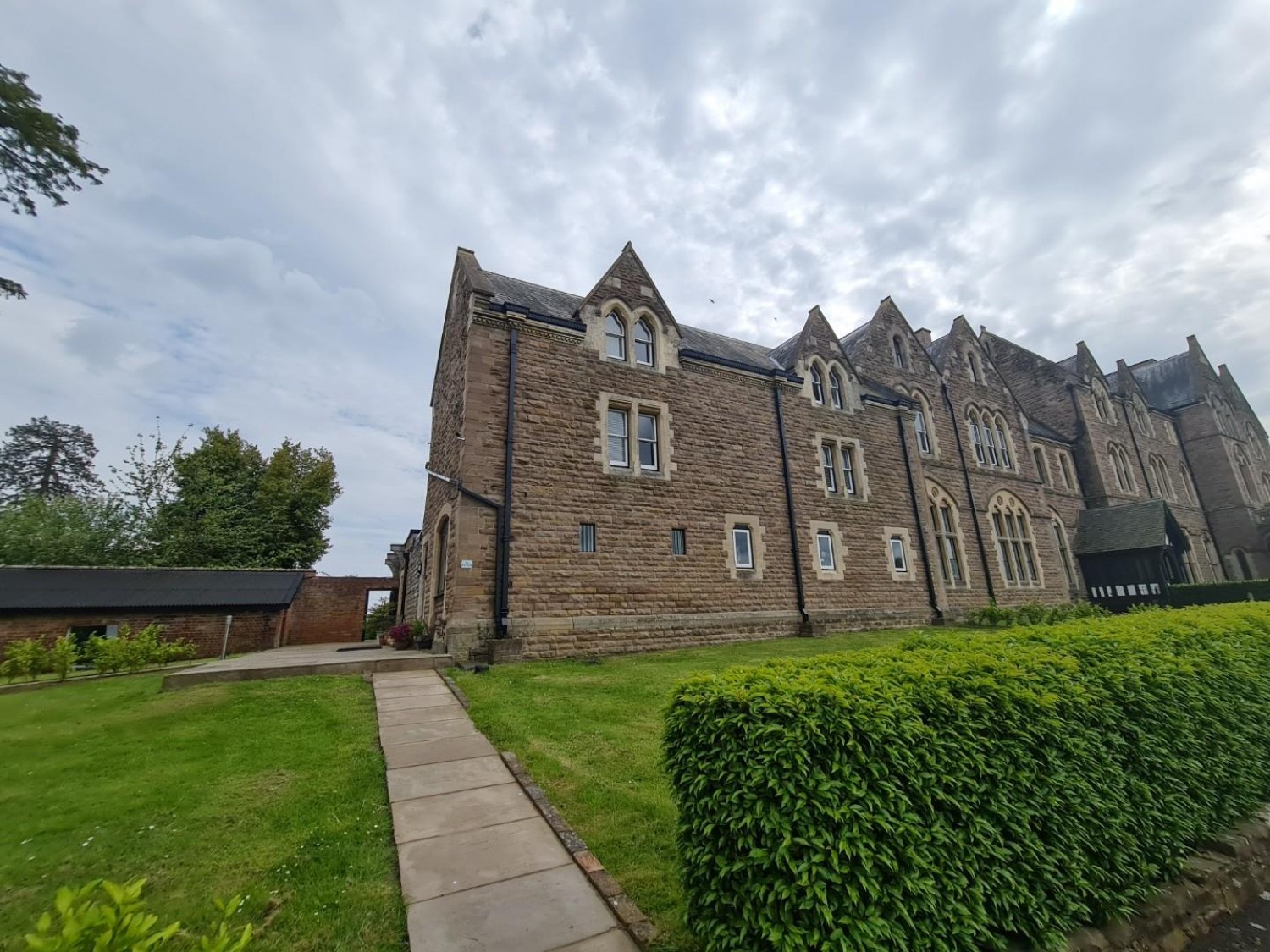 The East Wing, Bryngwyn Manor, Hereford, Herefordshire, , HR2 8EQ