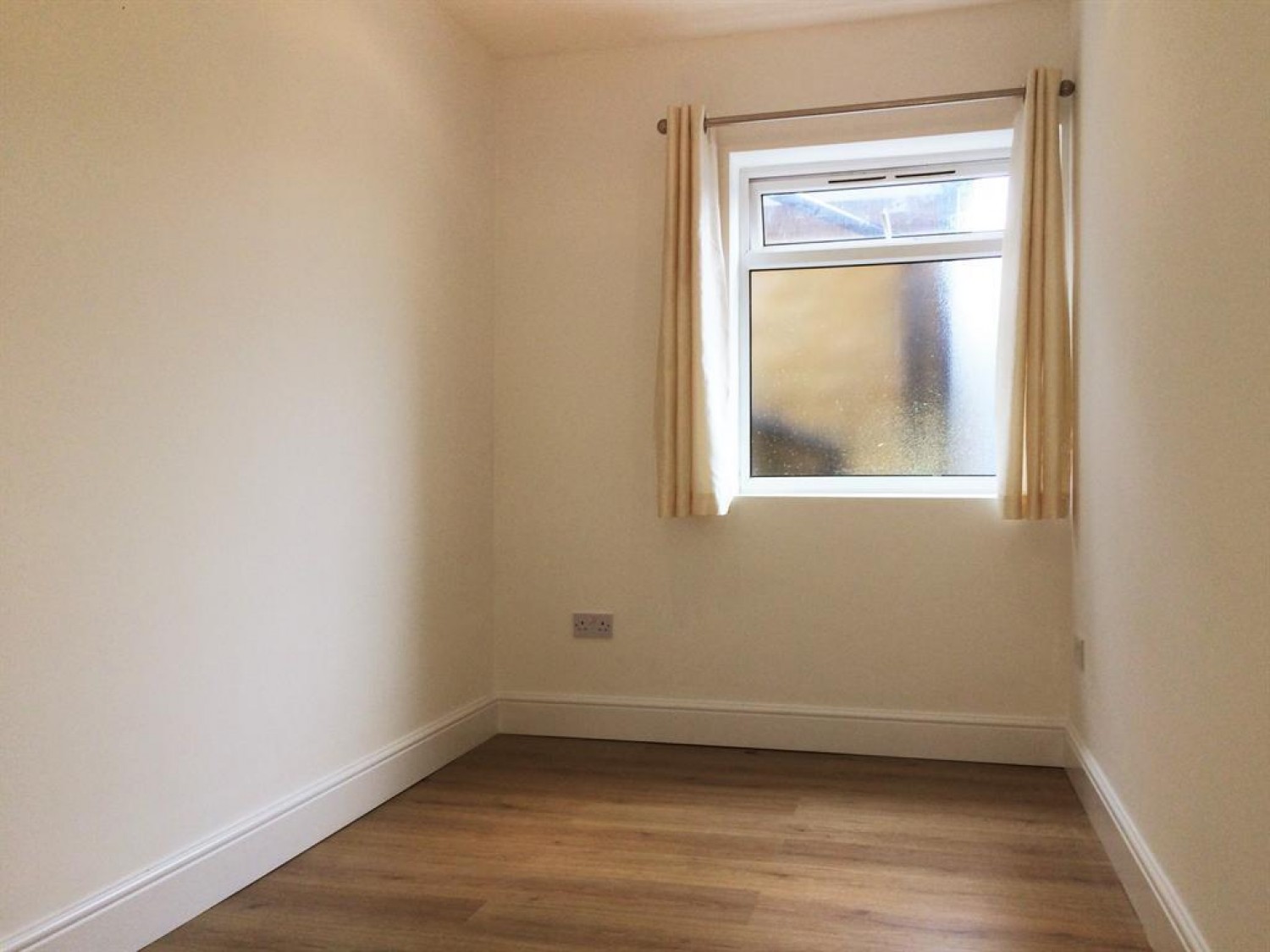 High Street, Stanstead Abbotts, Herts, SG12 8AG