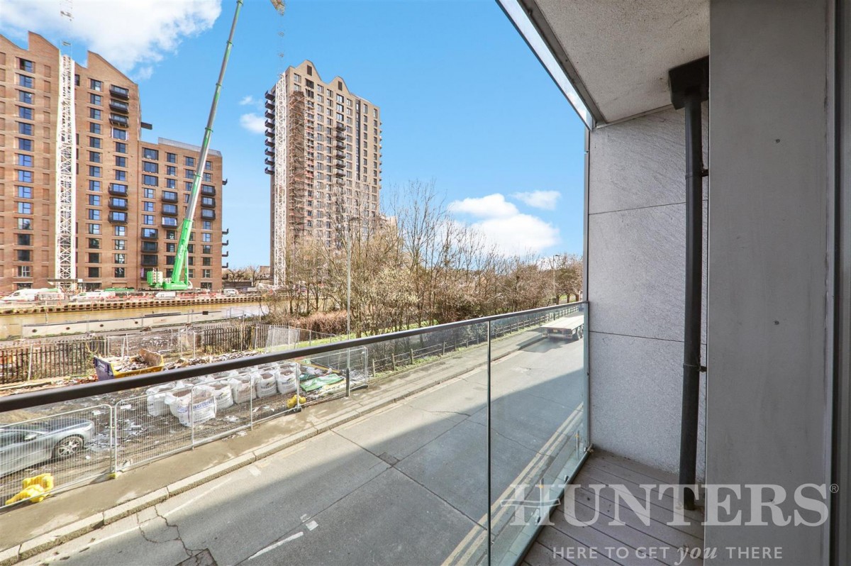 Waterside Way, London, N17