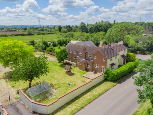 Corner Farm, Leighton Road, Stanbridge