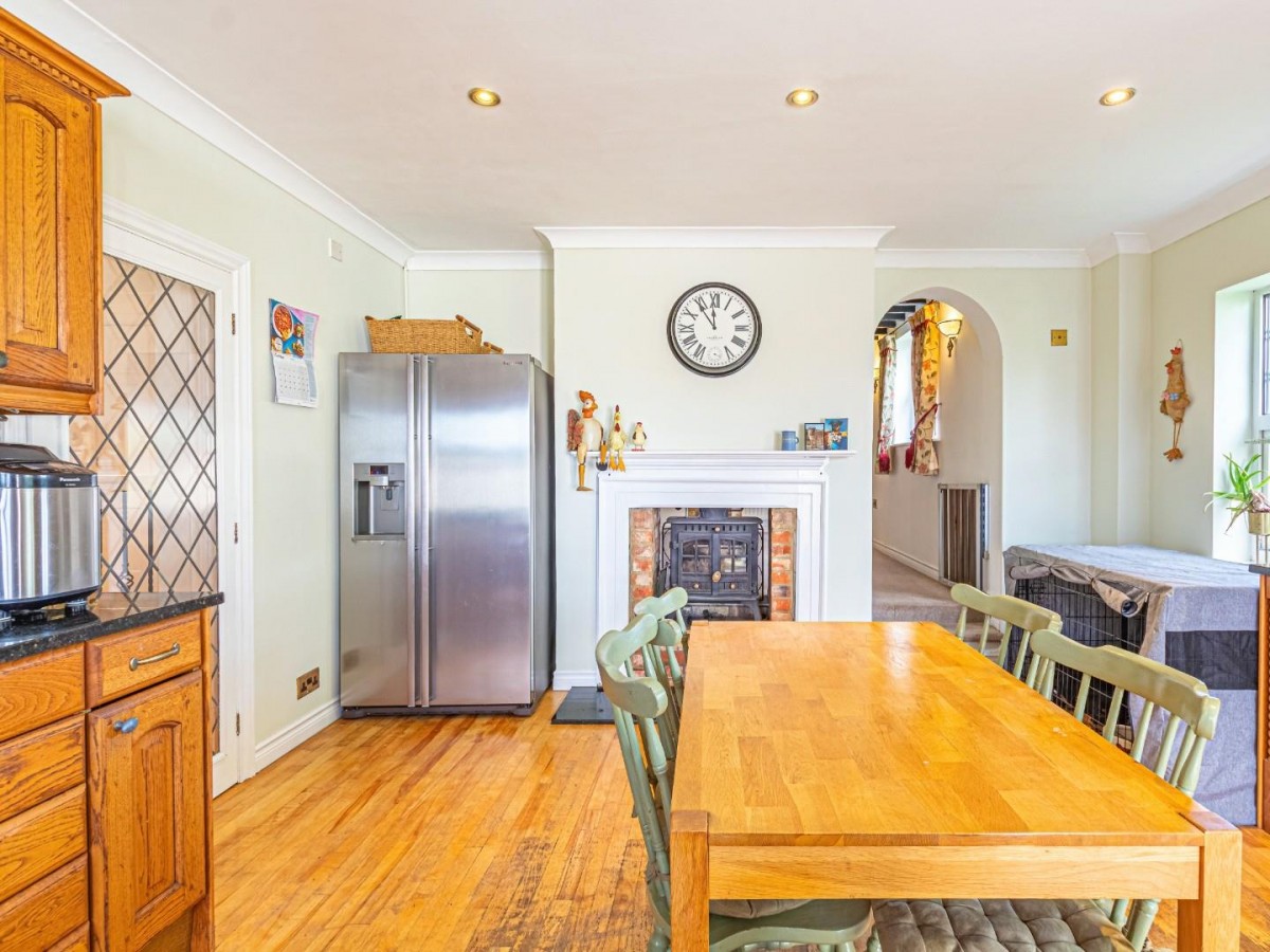 Corner Farm, Leighton Road, Stanbridge