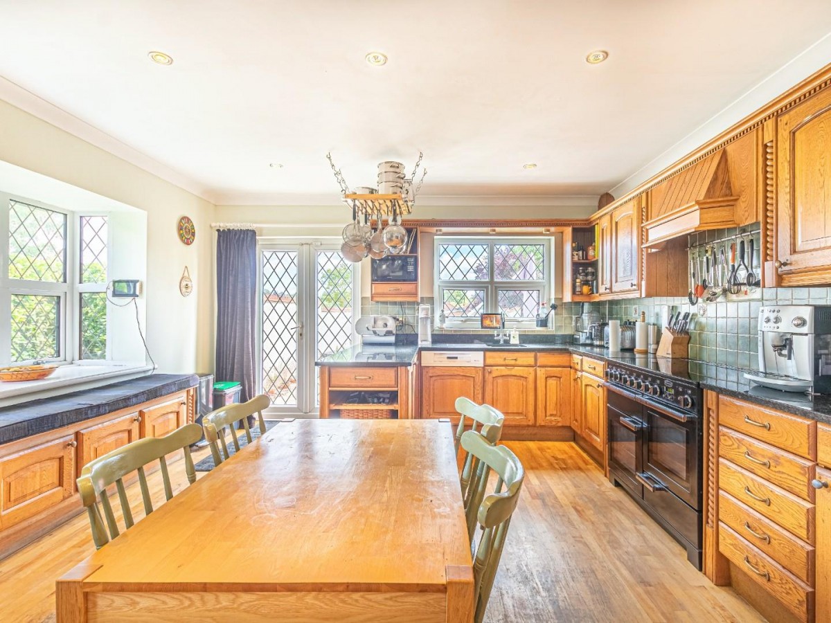 Corner Farm, Leighton Road, Stanbridge