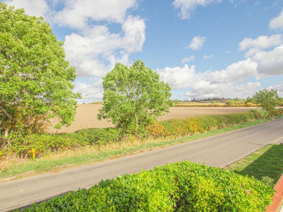 Corner Farm, Leighton Road, Stanbridge