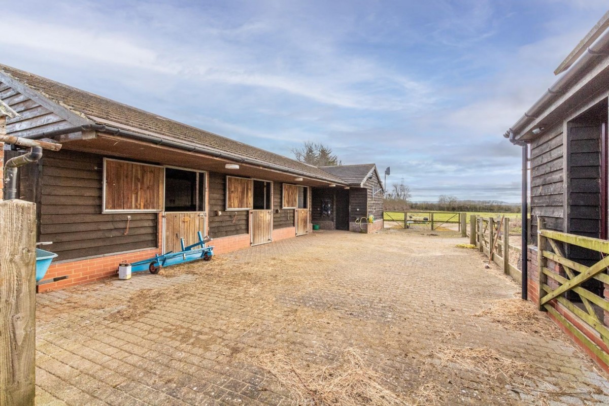 Corner Farm, Leighton Road, Stanbridge