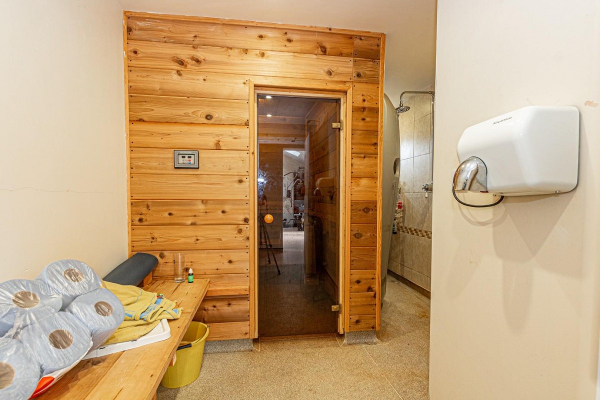 Corner Farm, Leighton Road, Stanbridge