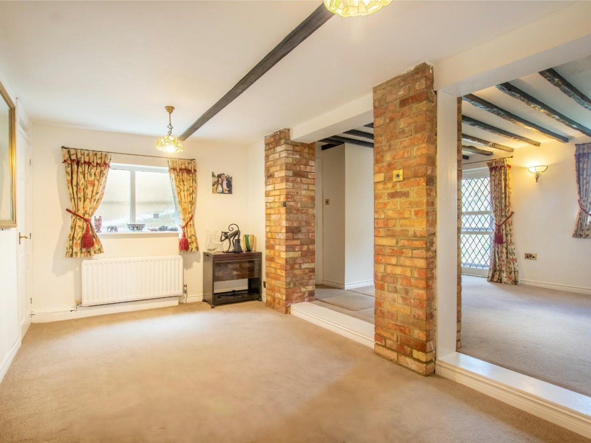 Corner Farm, Leighton Road, Stanbridge