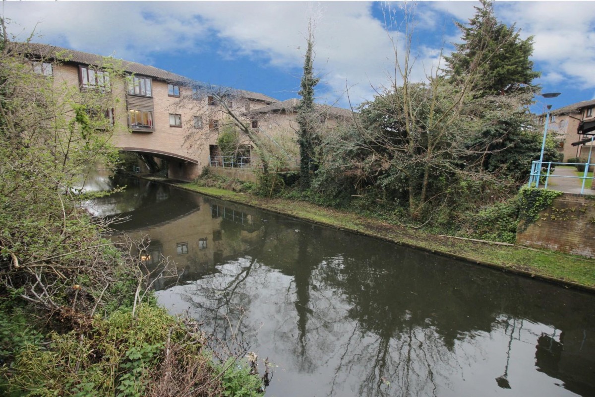 Pointer Close, Thamesmead