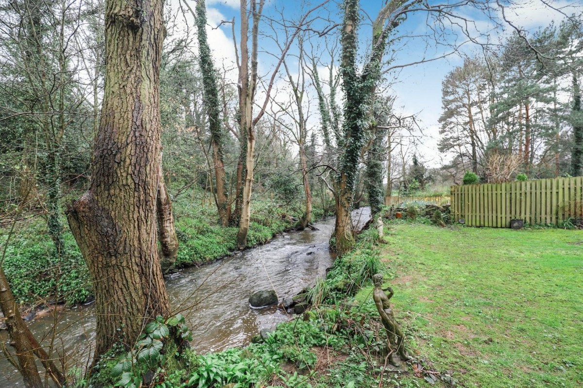 Norwood Grove, Harrogate, HG3 2XL