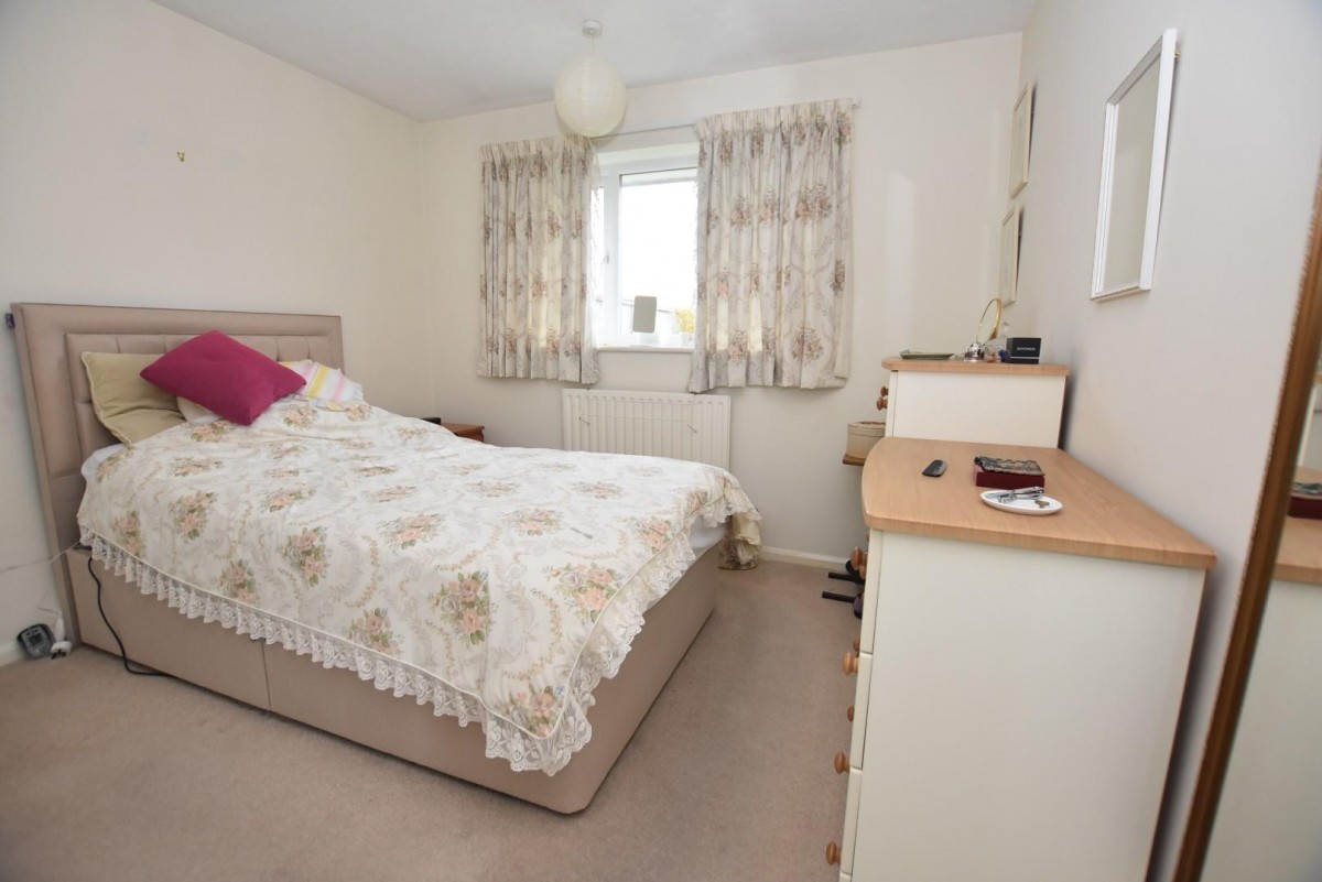 Holbeach Drive, Walton, Chesterfield, S40 3RP