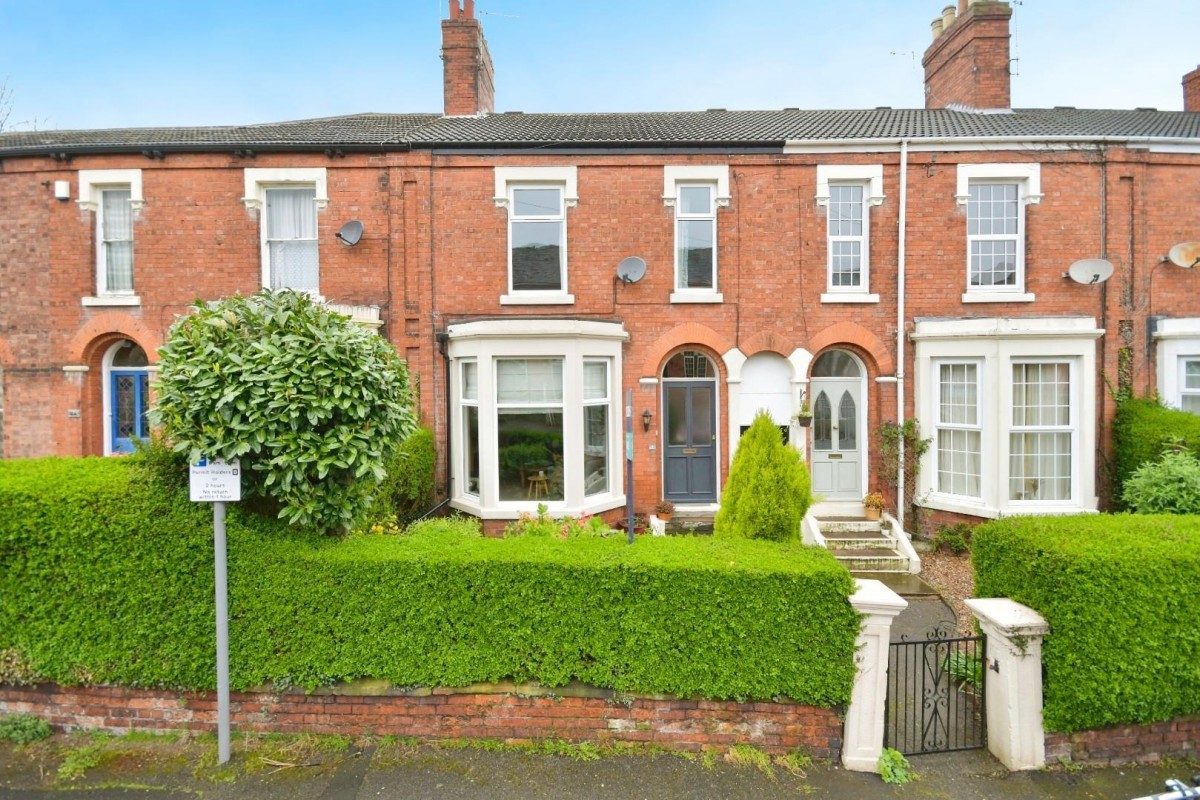 Gladstone Road, Saltergate, Chesterfield, S40 4TE