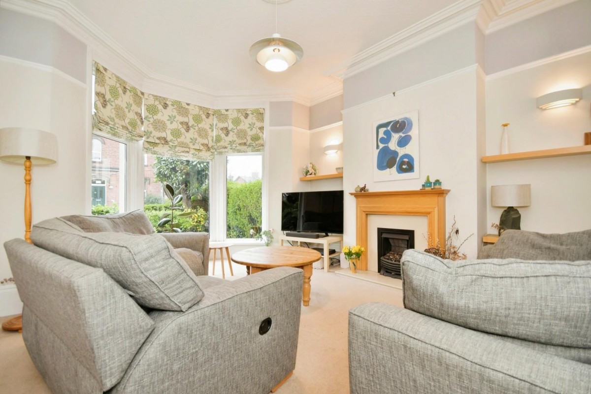 Gladstone Road, Saltergate, Chesterfield, S40 4TE