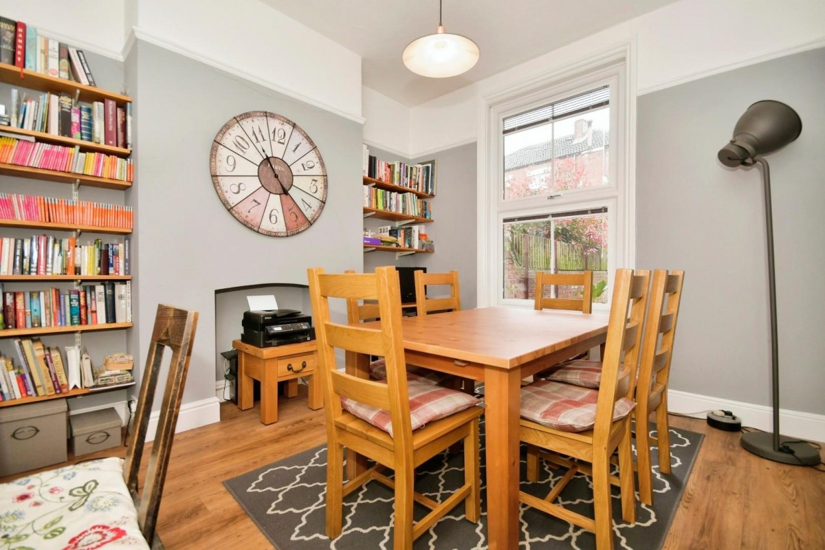 Gladstone Road, Saltergate, Chesterfield, S40 4TE