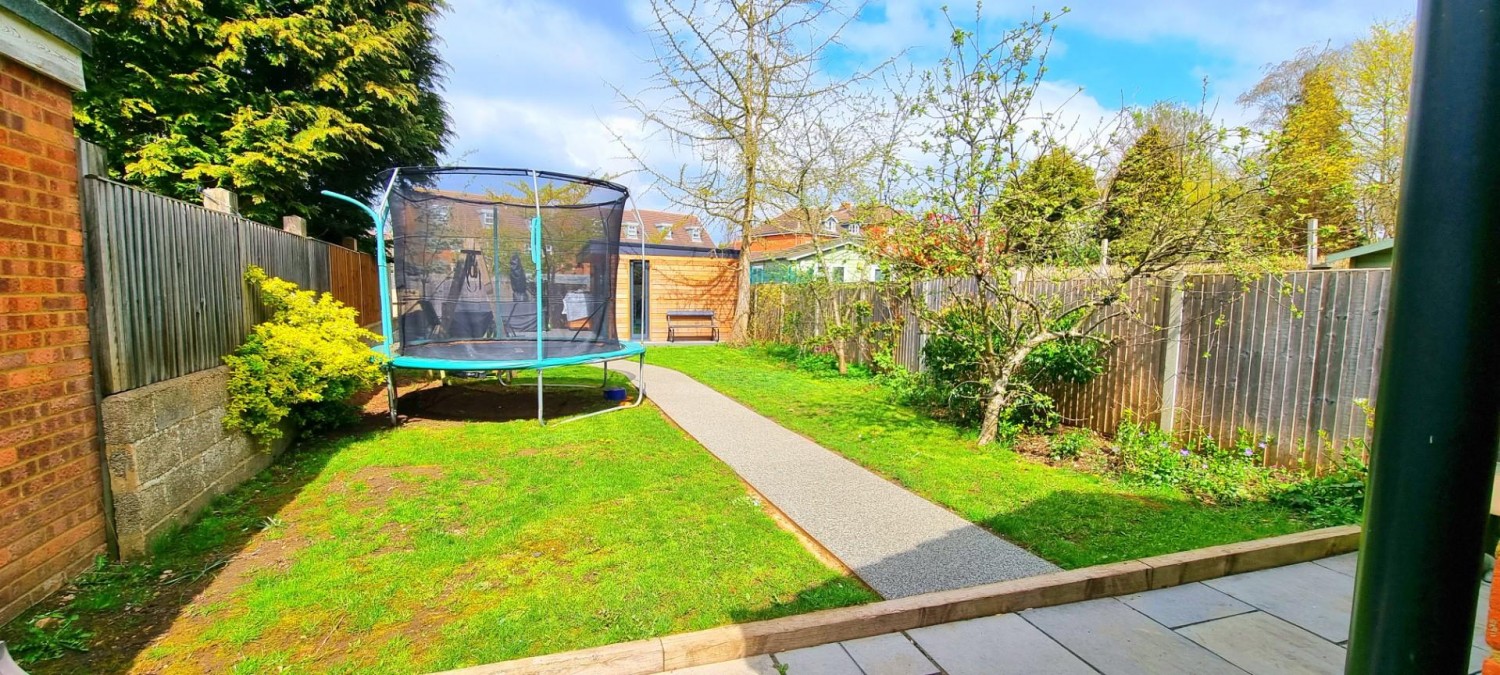 Walkern Road, Stevenage, SG1 3RE