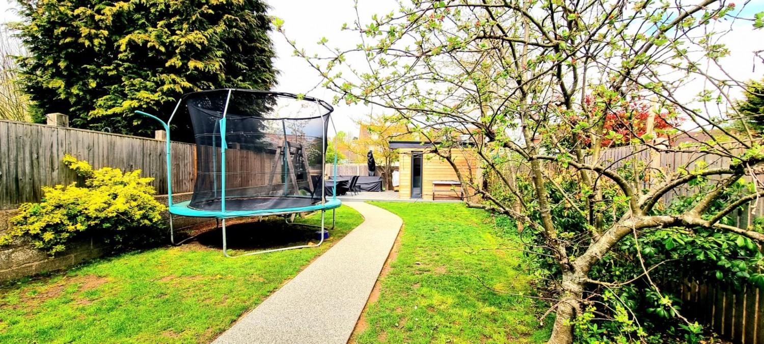 Walkern Road, Stevenage, SG1 3RE