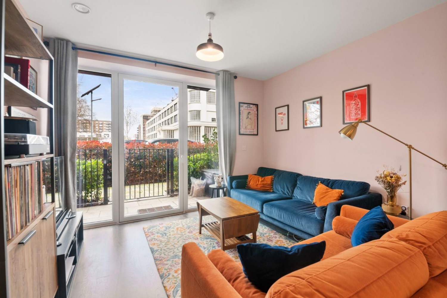 Laurina Apartments, 10 Carnation Gardens, Hayes, UB3 4FS