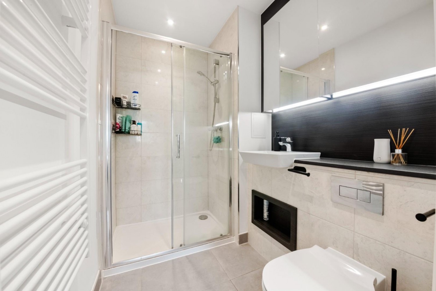 Laurina Apartments, 10 Carnation Gardens, Hayes, UB3 4FS