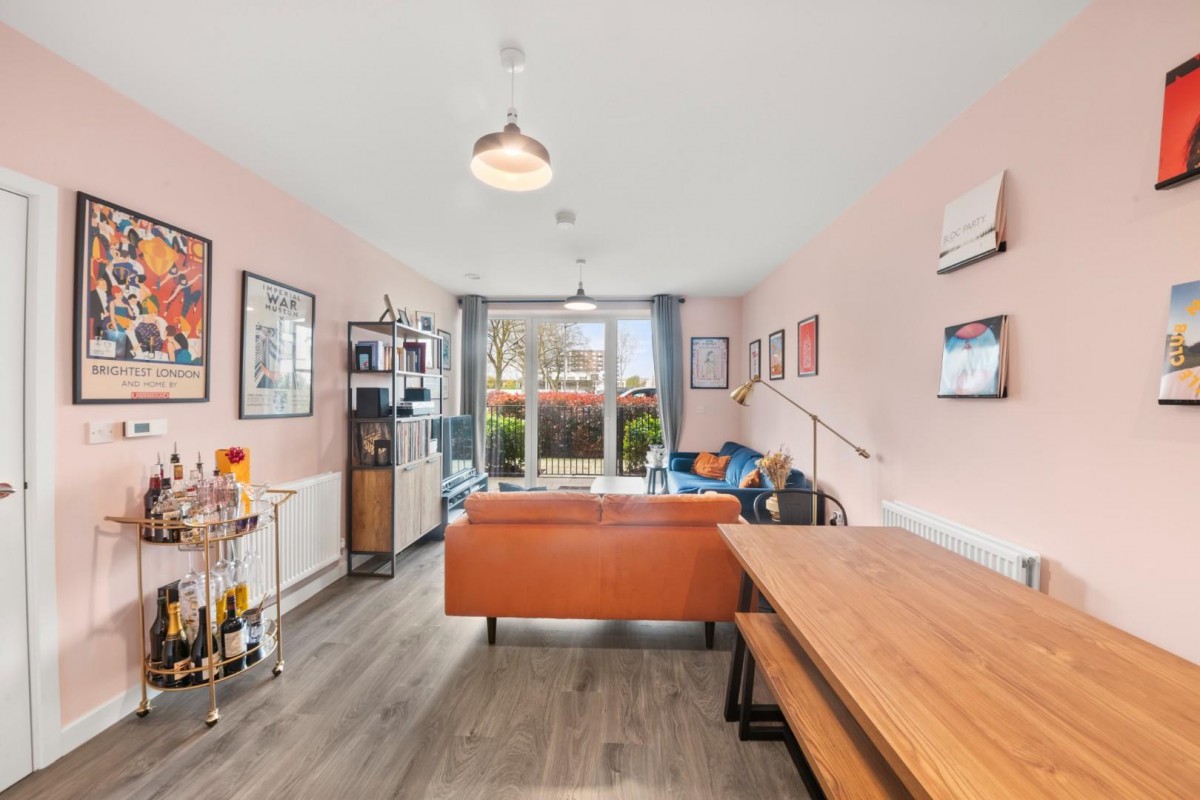 Laurina Apartments, 10 Carnation Gardens, Hayes, UB3 4FS