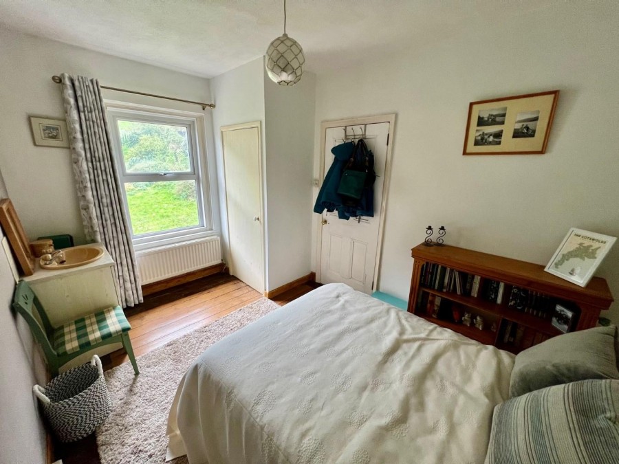 Garden Suburb, Dursley Hunters Estate Agents & Letting Agents