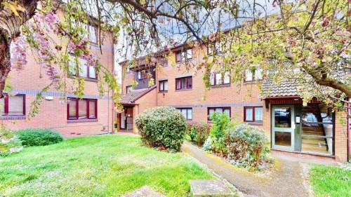 Capstan Close, Chadwell Heath, RM6