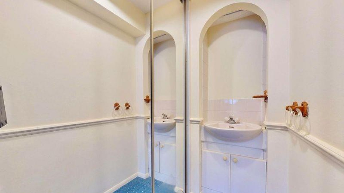 Capstan Close, Chadwell Heath, RM6