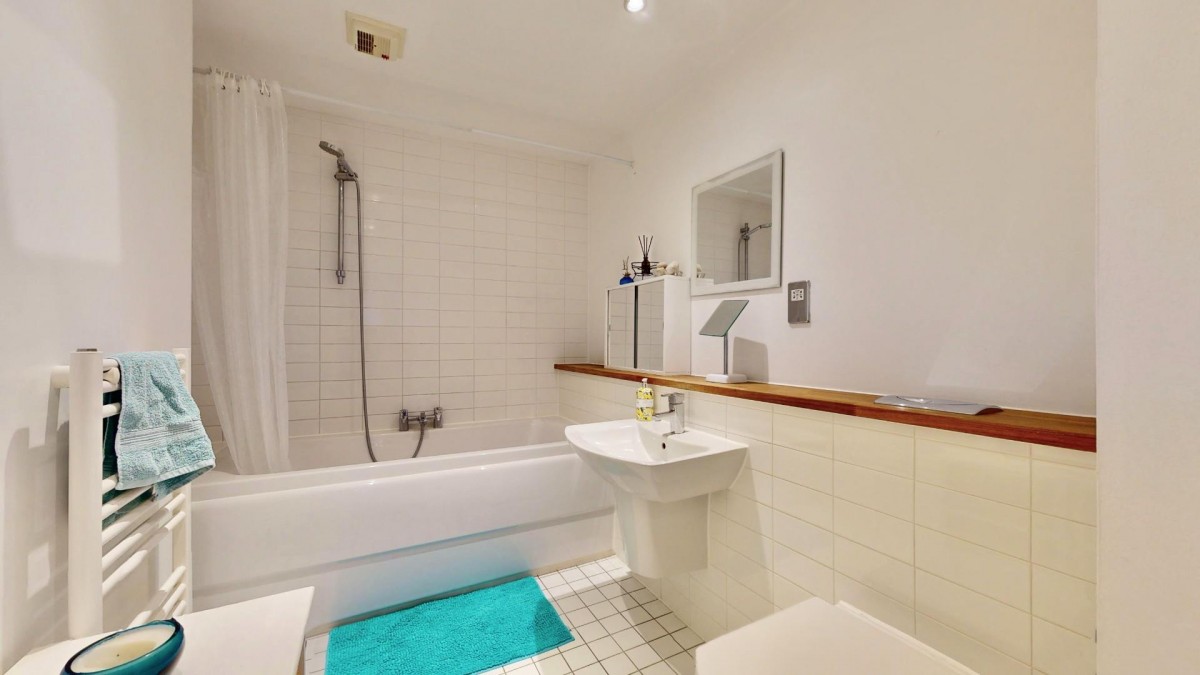 High Road, Chadwell Heath, Romford, RM6 6PN