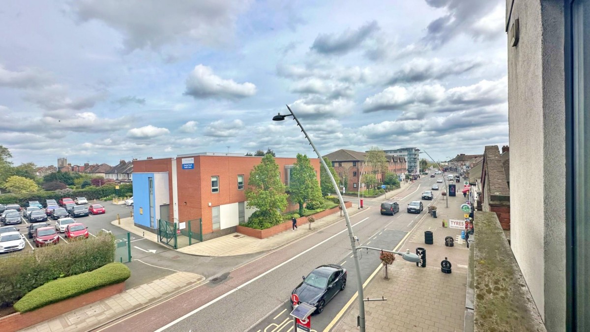 High Road, Chadwell Heath, Romford, RM6 6PN