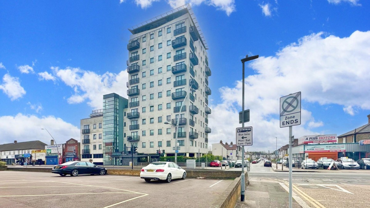 High Road, Chadwell Heath, Romford, RM6 6PN