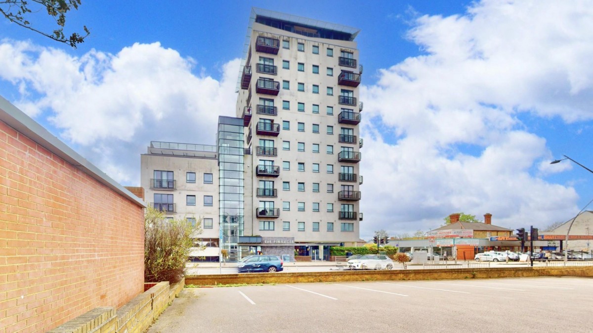 High Road, Chadwell Heath, Romford, RM6 6PN