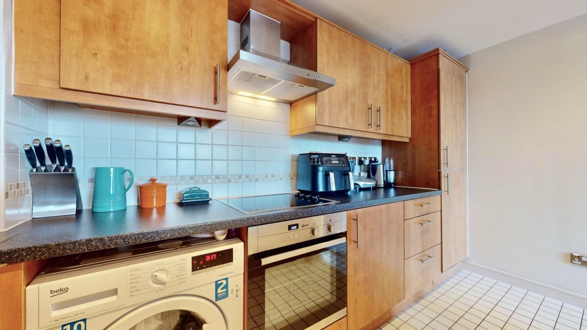 High Road, Chadwell Heath, Romford, RM6 6PN