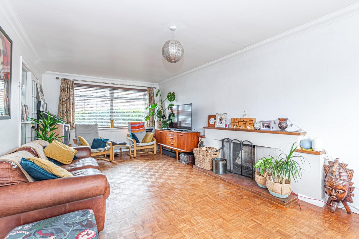 Redwood Drive, Wing