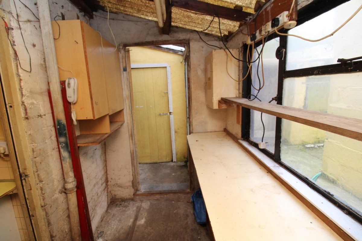 Narroways Road, St Werburghs, Bristol BS2 9XB