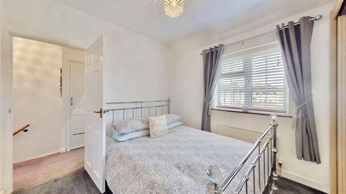 Valence Avenue, Dagenham, RM8