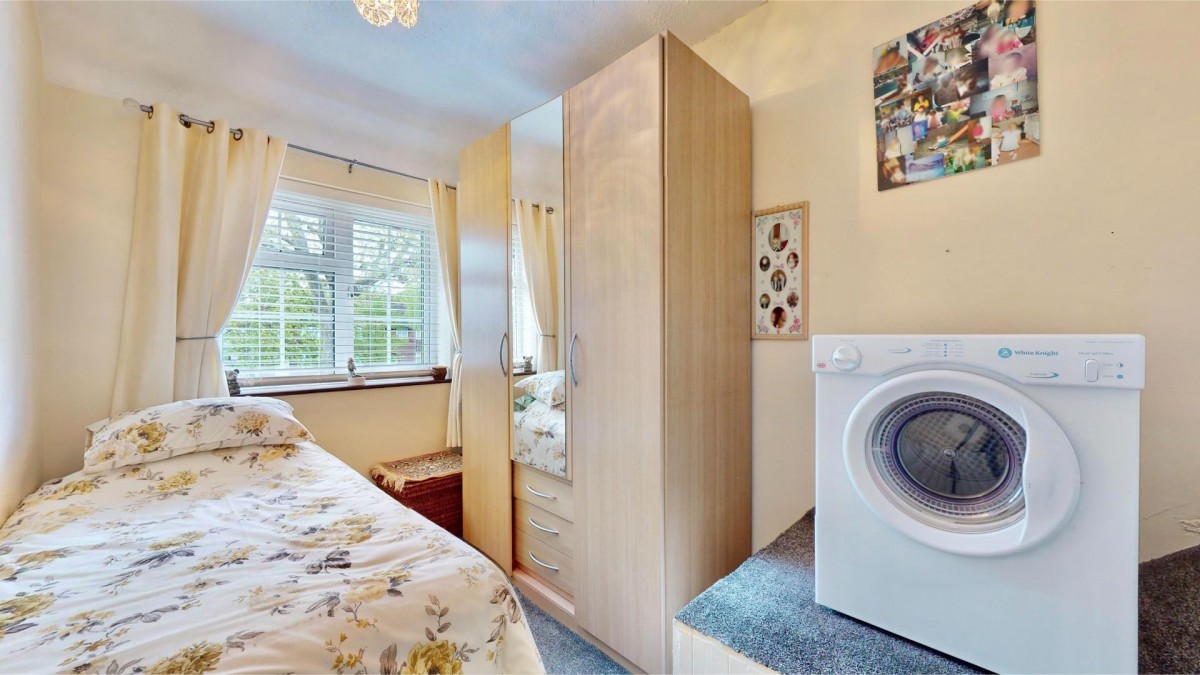 Valence Avenue, Dagenham, RM8